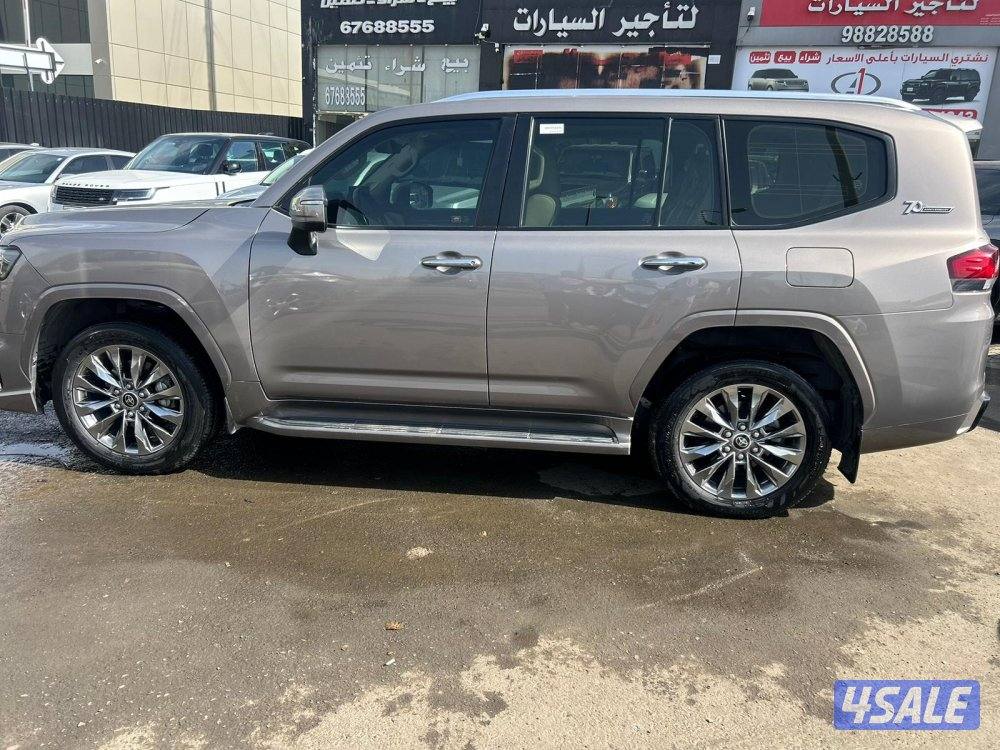 تويوتا لاند كروزر GX.R AEROs  twin turbo.V6 موديل 2022 ماشى 75.000 k.m3