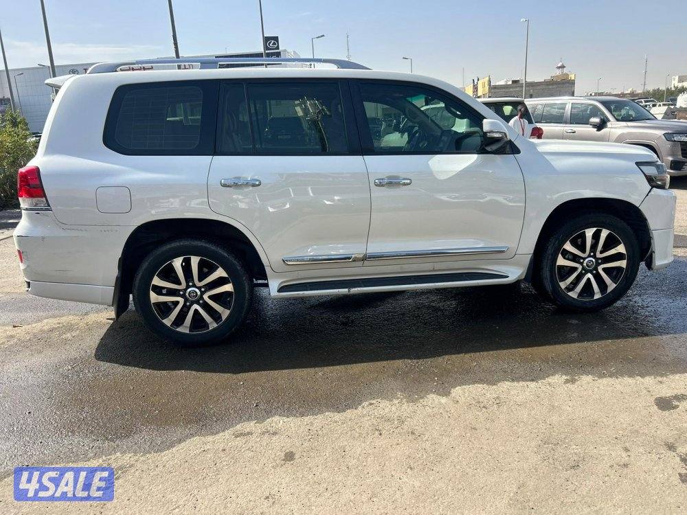 لاند كروزر GX.R-قراند تورينق .V8 موديل 2019 ماشى 271.000 k.m3