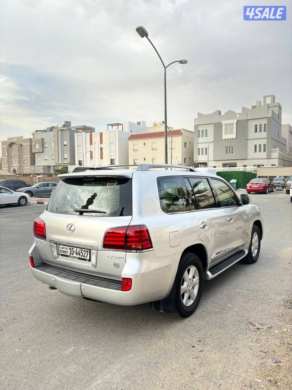 جيب لكزس بحالة الوكاله4