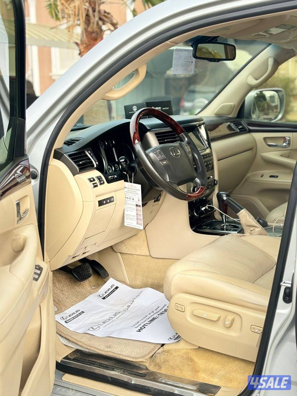 جيب لكزس بحالة الوكاله6