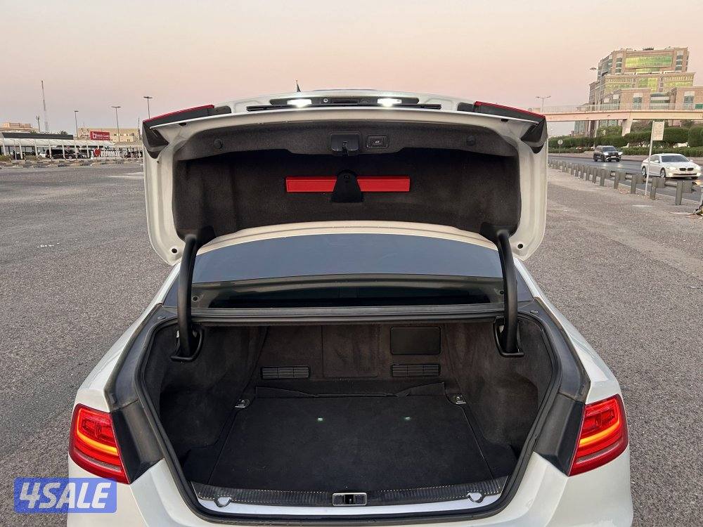 للبيع اودي s815