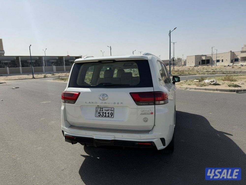 لاندكروزر 2022 GXR ايرو اس1