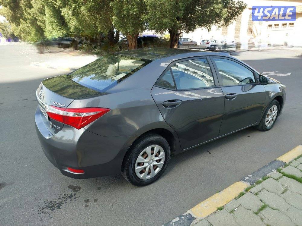 للبيع تويوتا كورلا موديل 2016 ماشي 150 الف سيارة بحالة ممتازة3