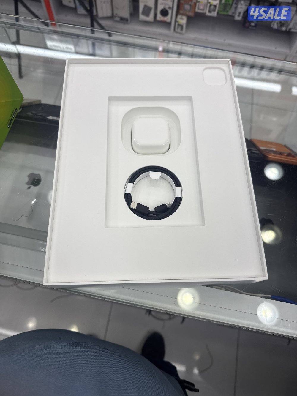 Ipad pro 13’’ inch 1TB M42