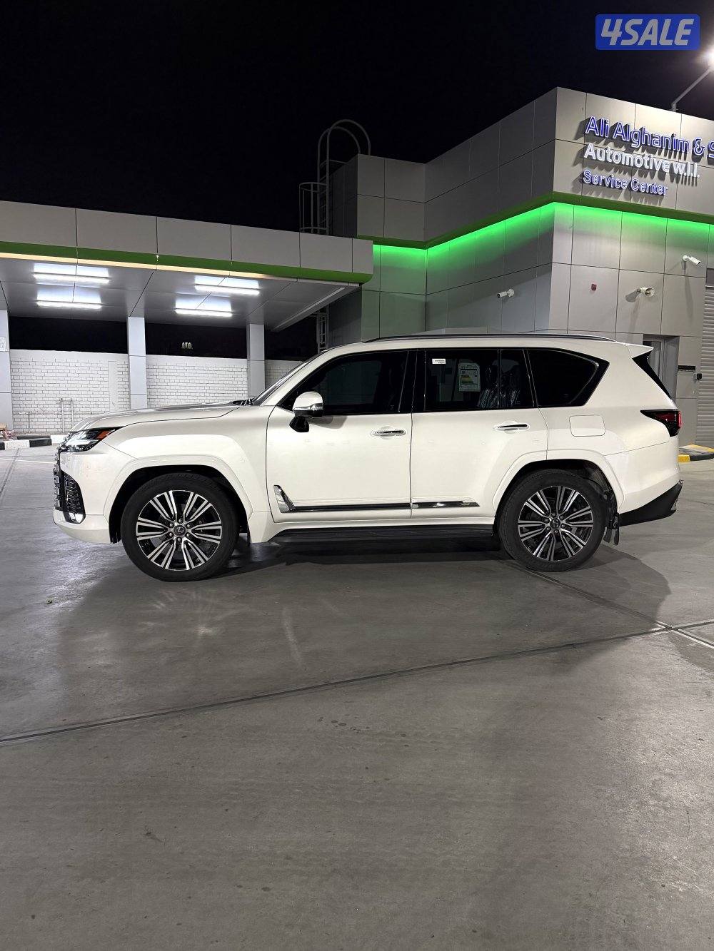 للبيع لكزس LX600 درجة أولى0