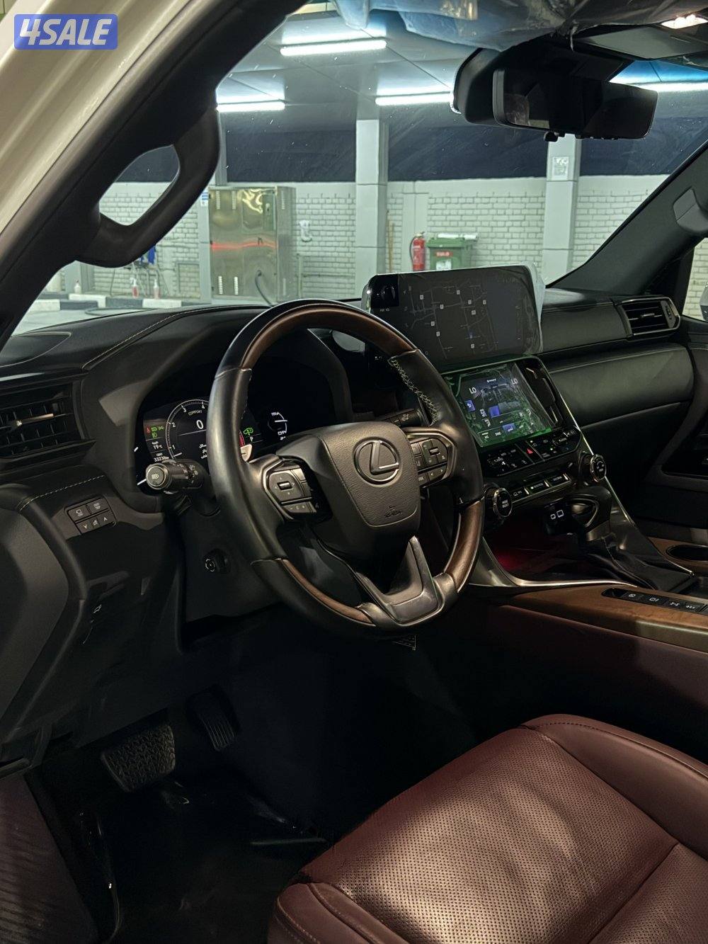 للبيع لكزس LX600 درجة أولى3