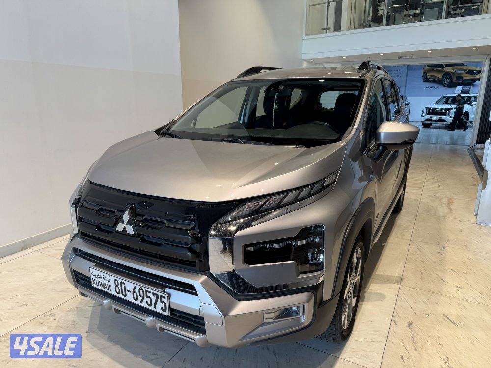 Mitsubishi xpander cross0