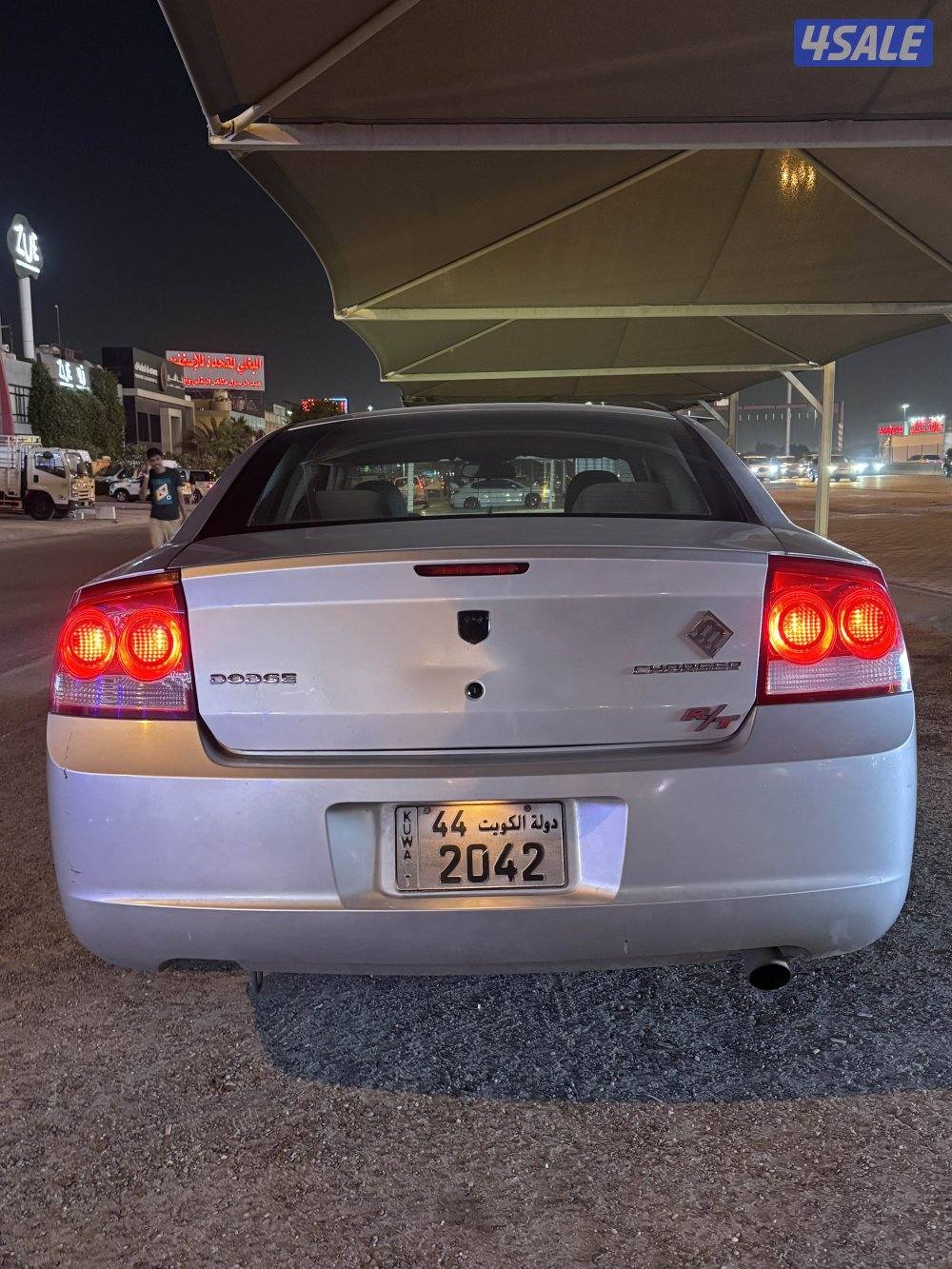 دودج شارجر نظيف للبيع 20091