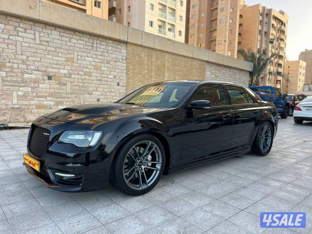 كرايزلر 2013/SRT8 ماشي 140 الف بحالة الوكاله كامل المواصفات شرط الفحص0
