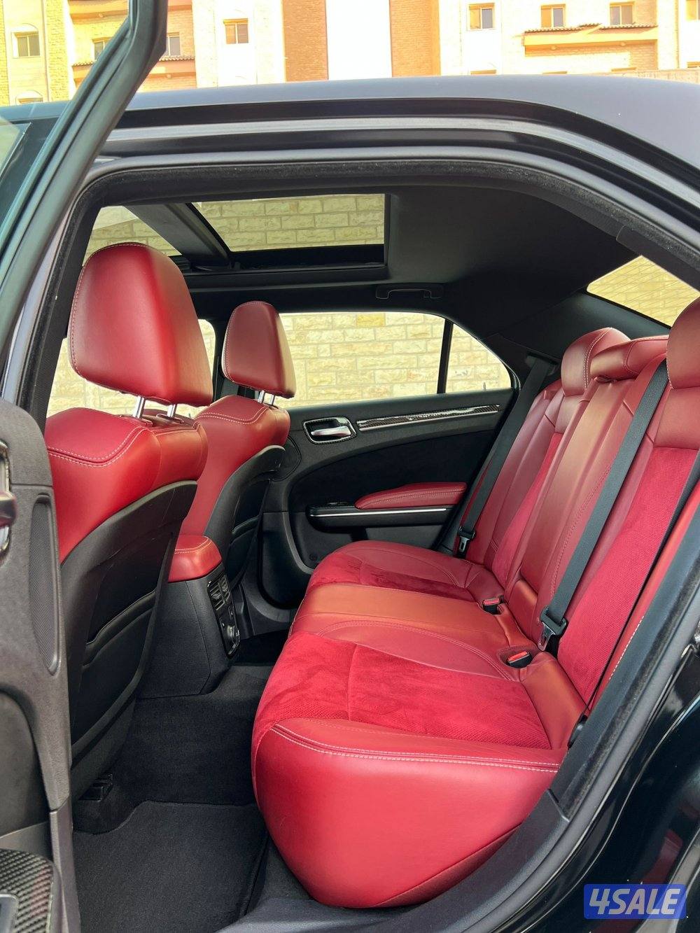 كرايزلر 2013/SRT8 ماشي 140 الف بحالة الوكاله كامل المواصفات شرط الفحص8