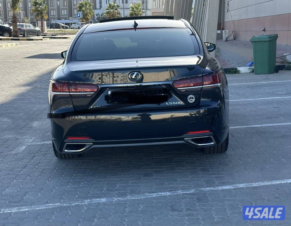 لكسز LS500 سبورت مديل 2018 ماشي 106 سيرفس منتظم شرط الفحص(صبغ الوكاله)4