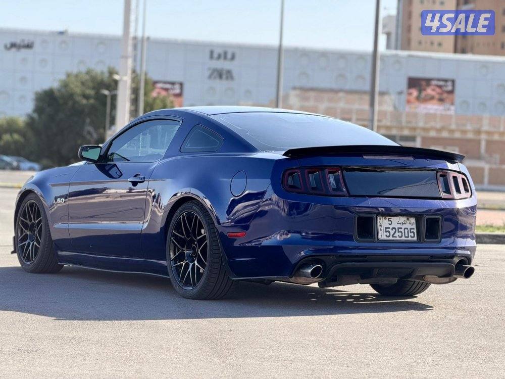 للبيع موستنق ٢٠١٣ قير عادي0