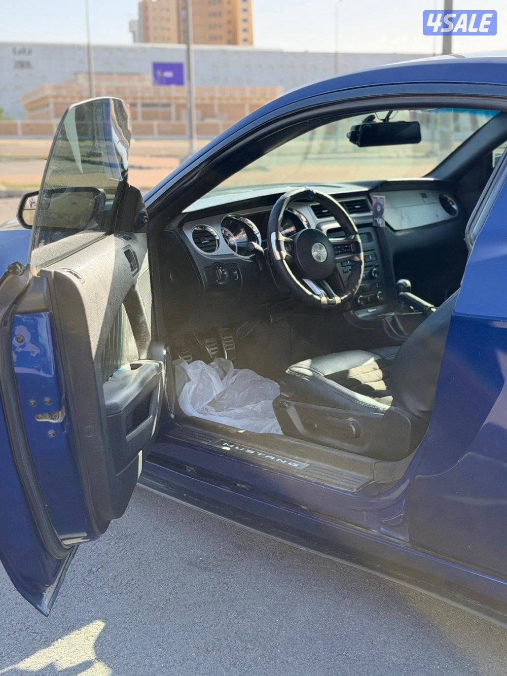 للبيع موستنق ٢٠١٣ قير عادي2