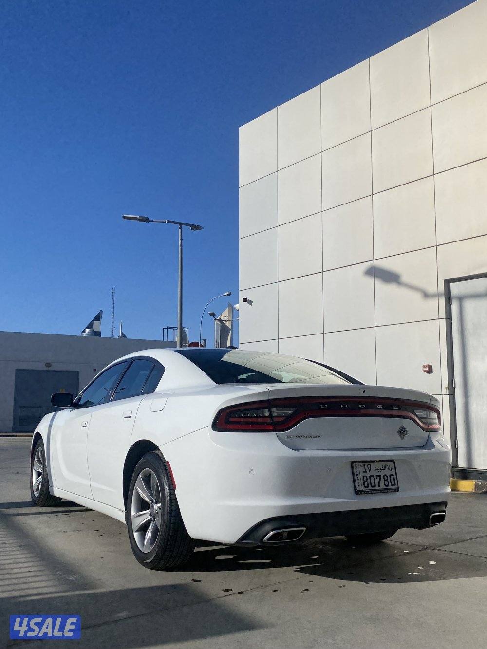 للبيع تشارجر ٢٠٢١3