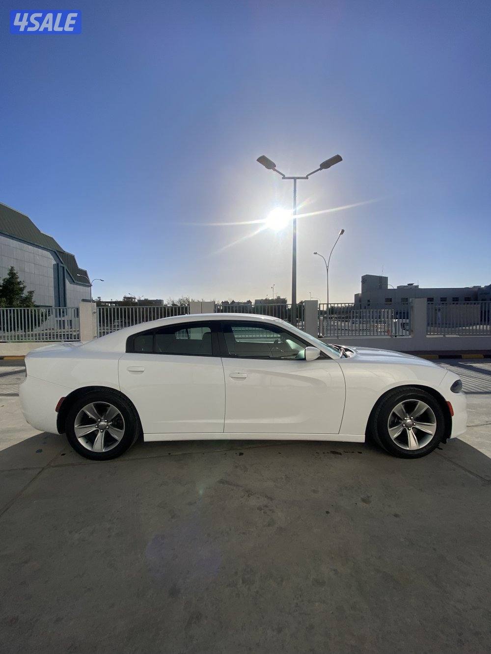 للبيع تشارجر ٢٠٢١6