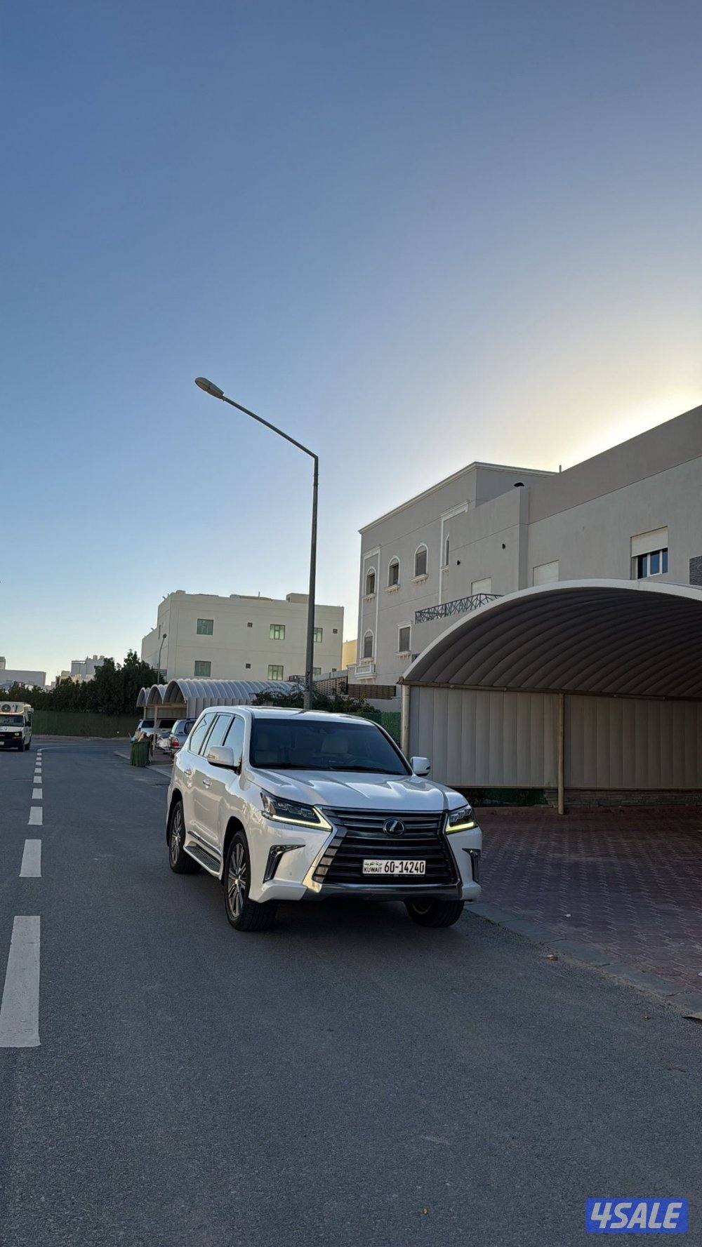 للبيع جيب لكزس٥٧٠ LX0