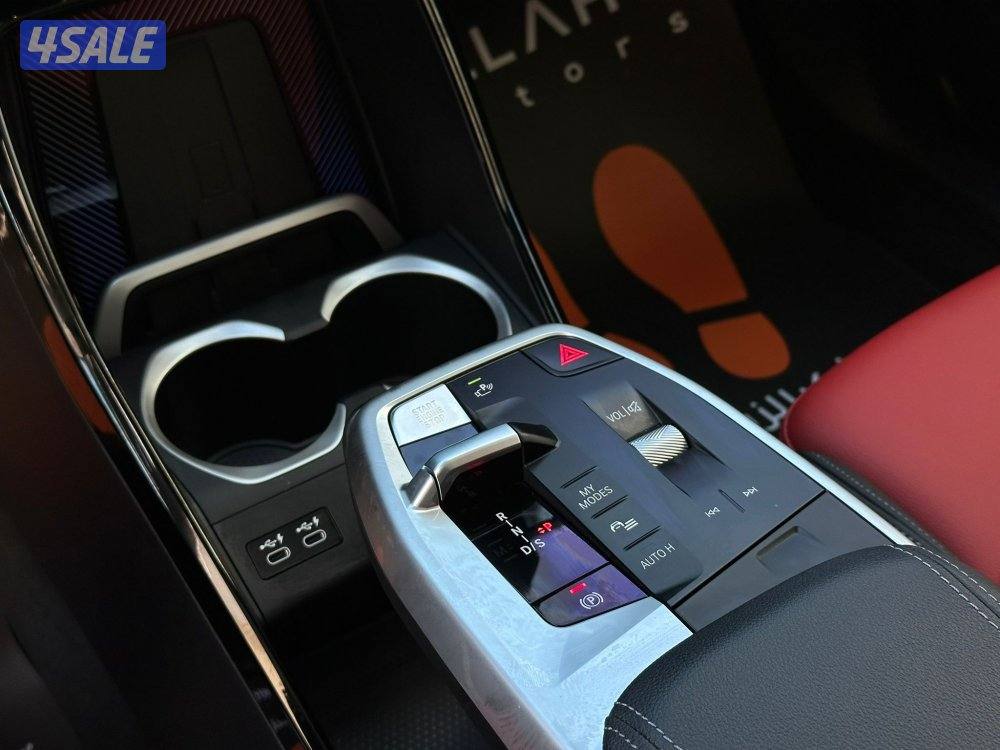 بي ام دبليوX1 موديل2023 عداد9الاف وارد الغانم تحت الكفاله+الصيانه12