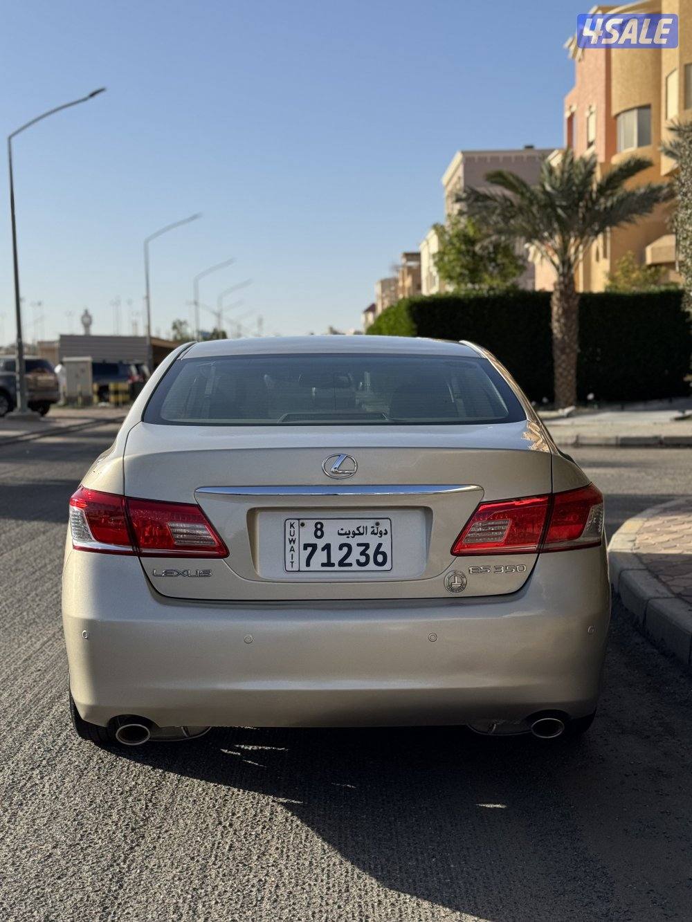 للبيع لكزس ES 350 موديل 20112