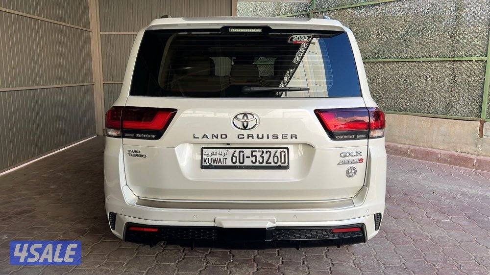 لاند كروز 2022 ايرو S تون تيربو بحاله الوكاله عداد 99 الف6