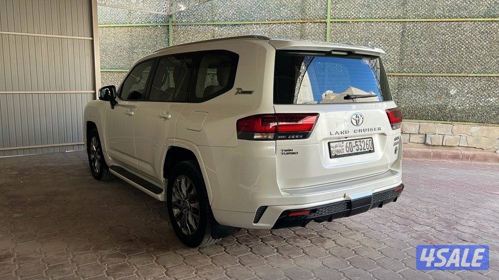 لاند كروز 2022 ايرو S تون تيربو بحاله الوكاله عداد 99 الف5