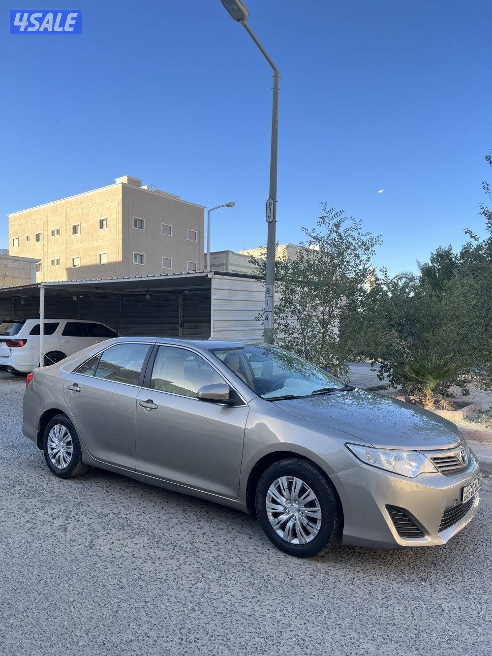 للبيع كامري 2013 ماشي 249 الف0