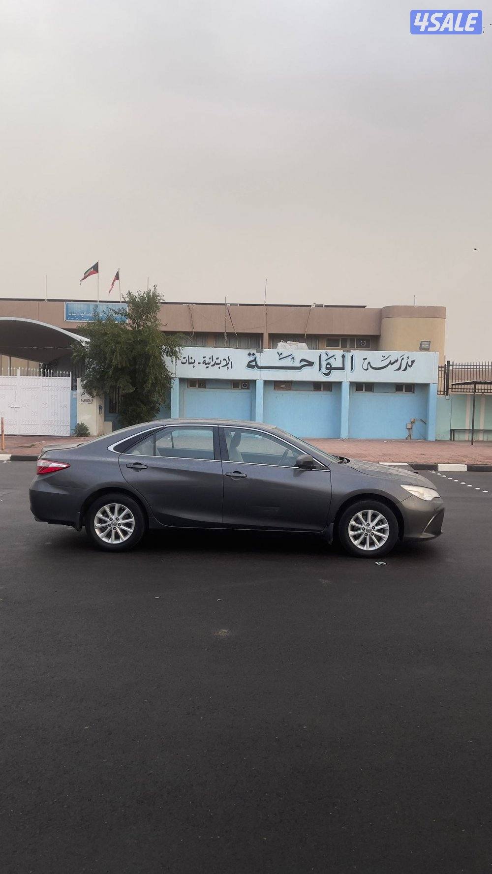 كامري   2017 صبغ الوكاله عدا قطعه. ماشي  200 الف شرط الفحص0