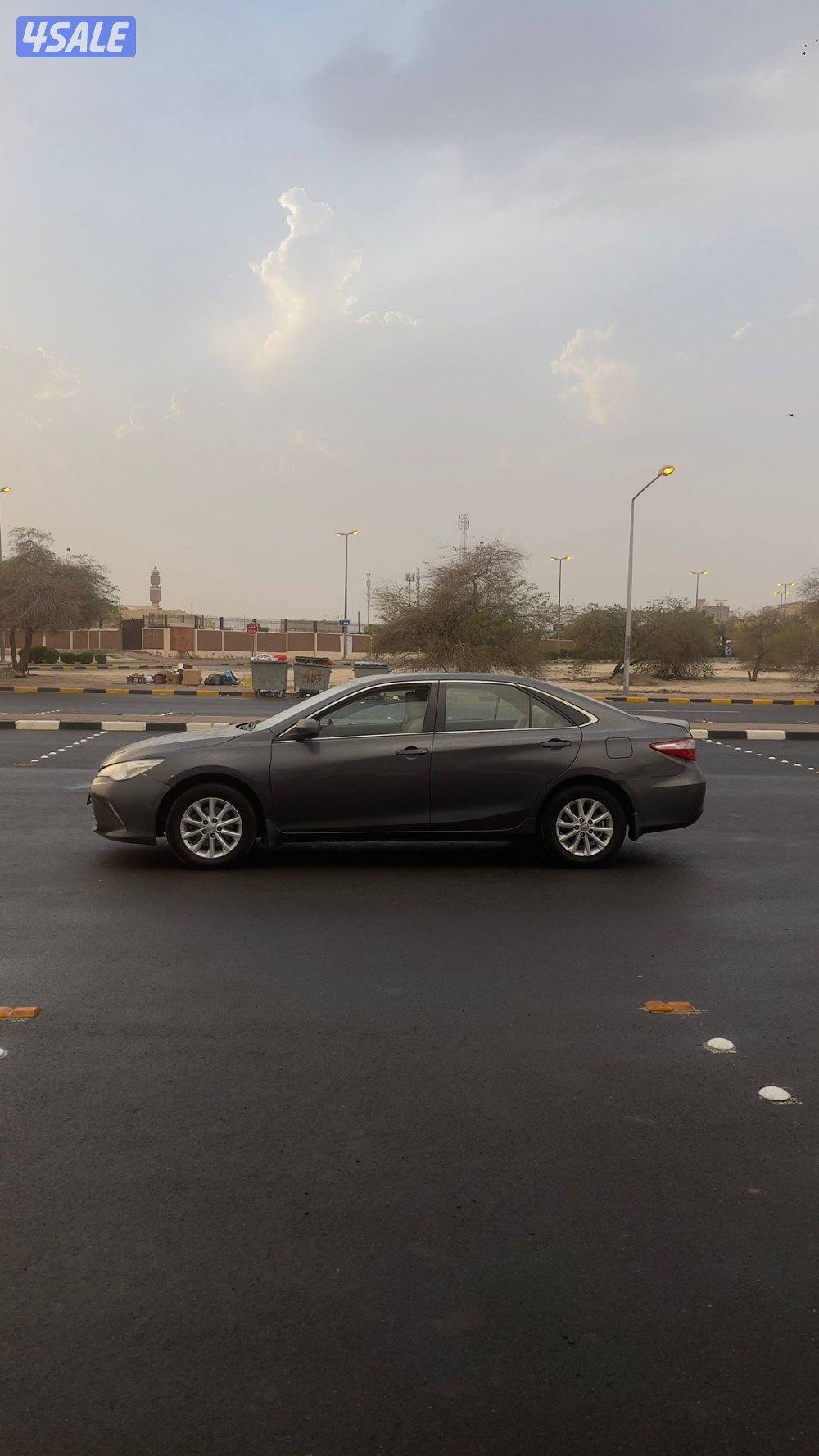 كامري   2017 صبغ الوكاله عدا قطعه. ماشي  200 الف شرط الفحص1