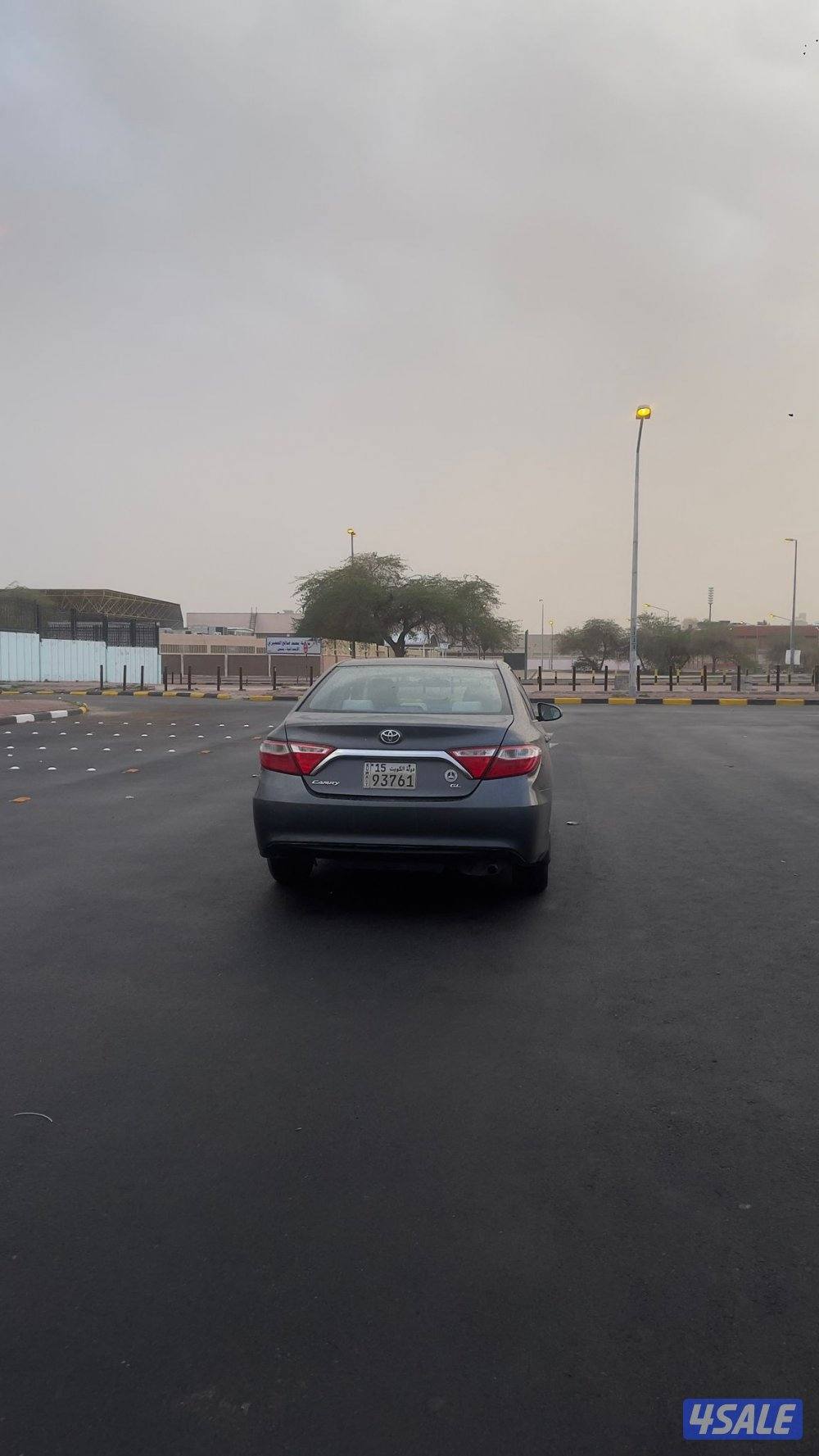 كامري   2017 صبغ الوكاله عدا قطعه. ماشي  200 الف شرط الفحص3