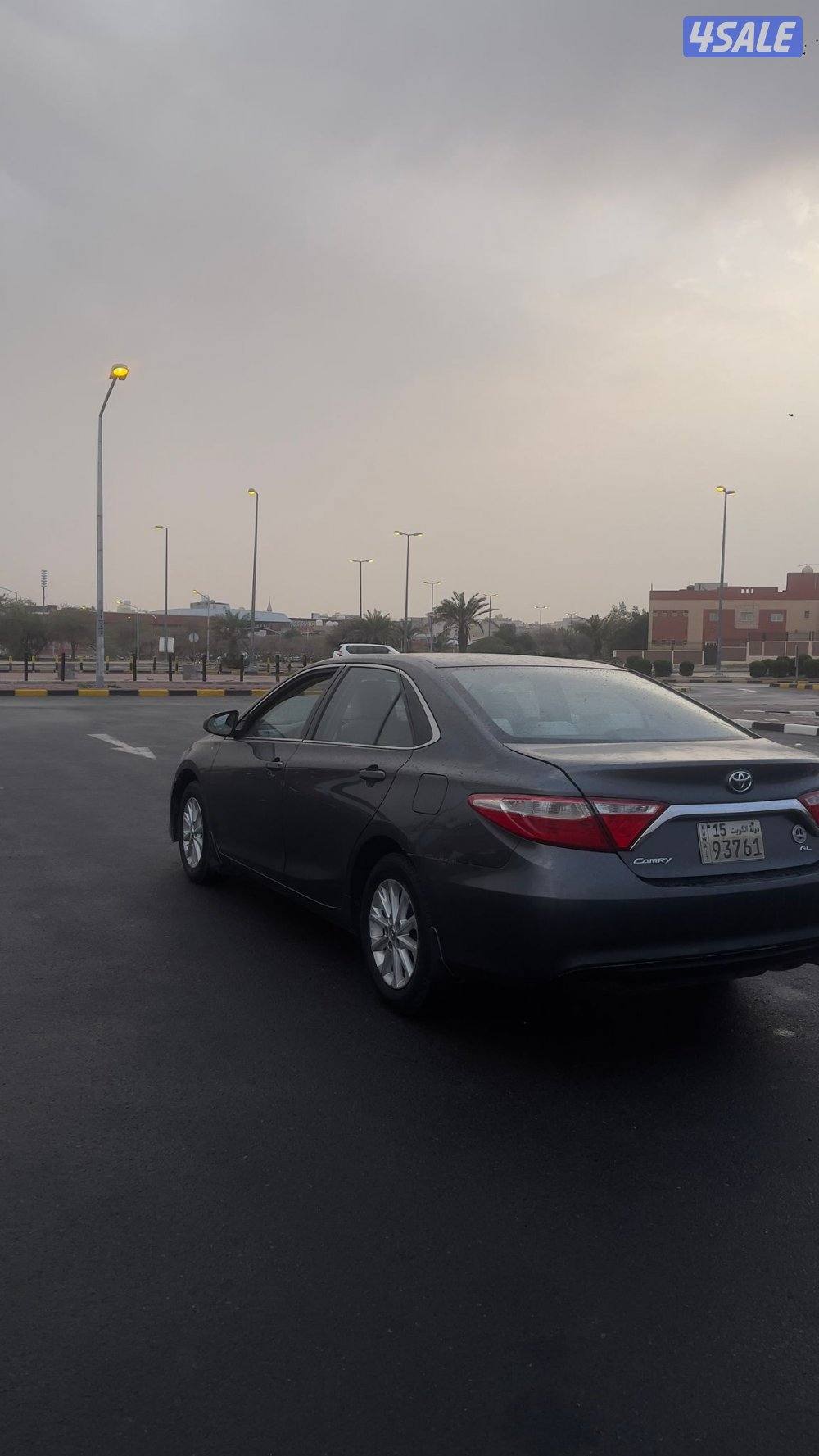 كامري   2017 صبغ الوكاله عدا قطعه. ماشي  200 الف شرط الفحص4