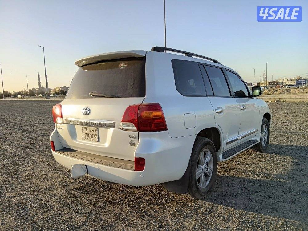 لاند كروزر GX.R V8 موديل 2014 وارد الساير ماشي ٤٩١ الف3