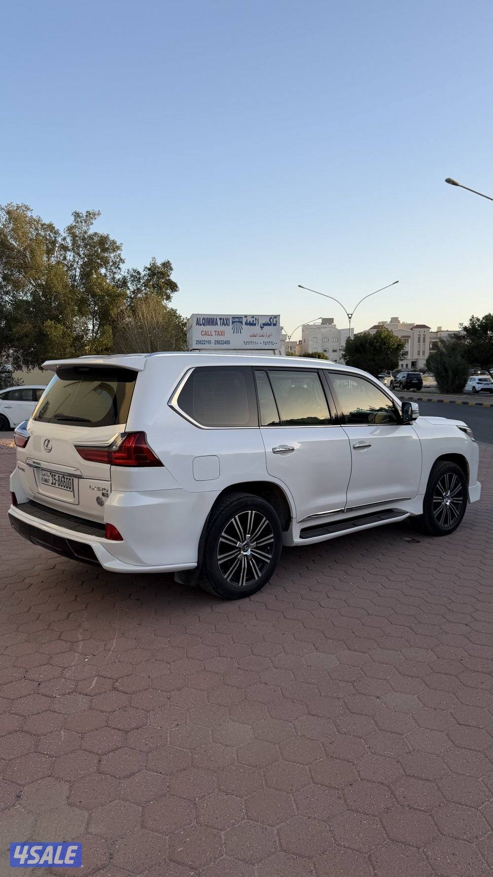 لكزس 570 موديل 18 شرط الفحص ماشي 3433