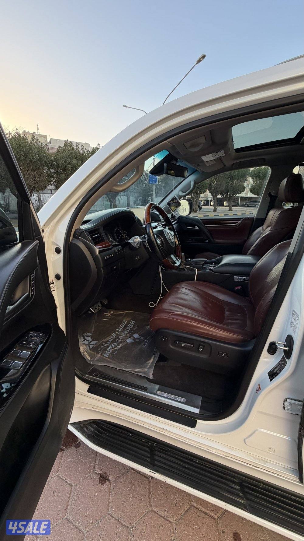 لكزس 570 موديل 18 شرط الفحص ماشي 3438