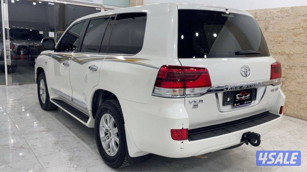 للبيع لاند كروزر VXR 20162