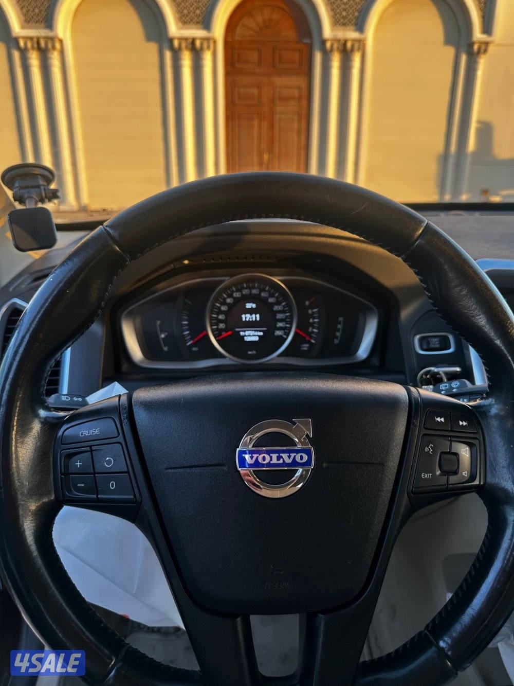 للبيع فولفو XC605