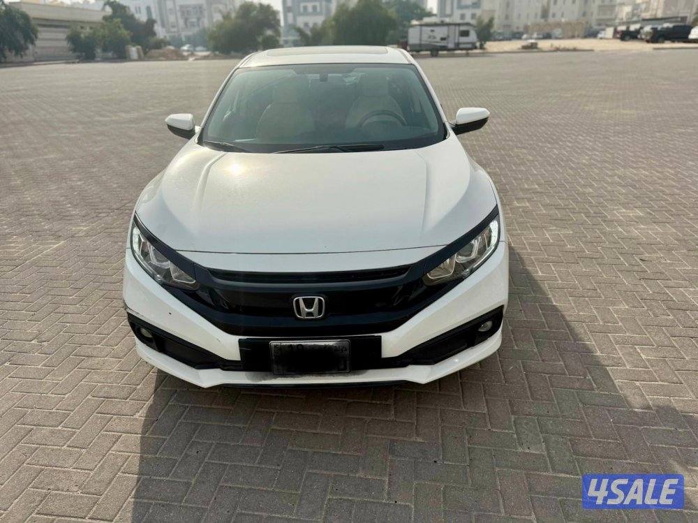 للبيع هوندا سيفك 2020 صبغ الوكاله بحاله المصنع0