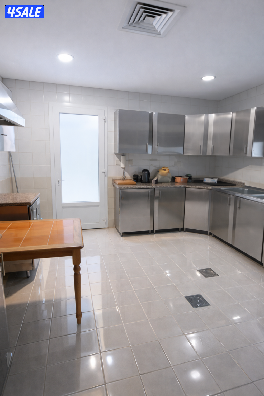 للإيجار بيت في الشهداء0