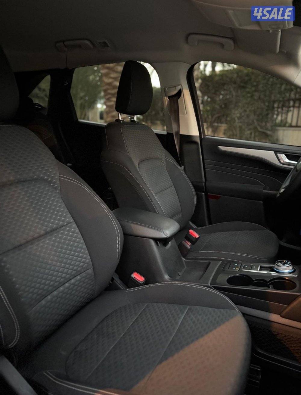 للبيع جيب فورد إسكيب 2021 ماشي 584