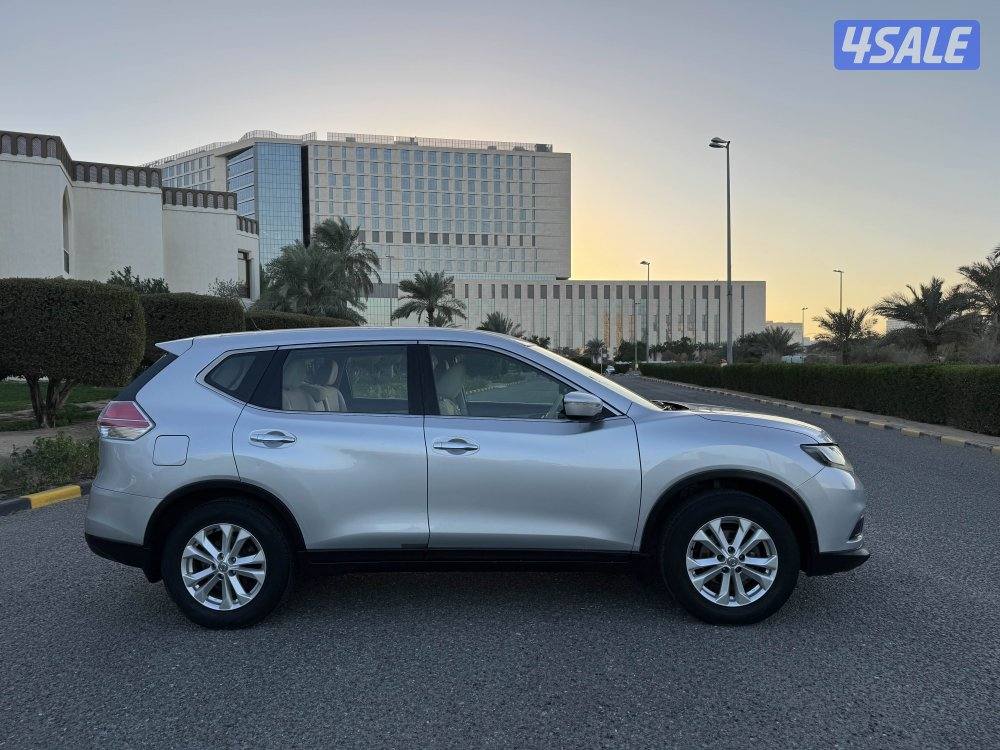 للبيع نيسان اكس تريل شرط الفحص2