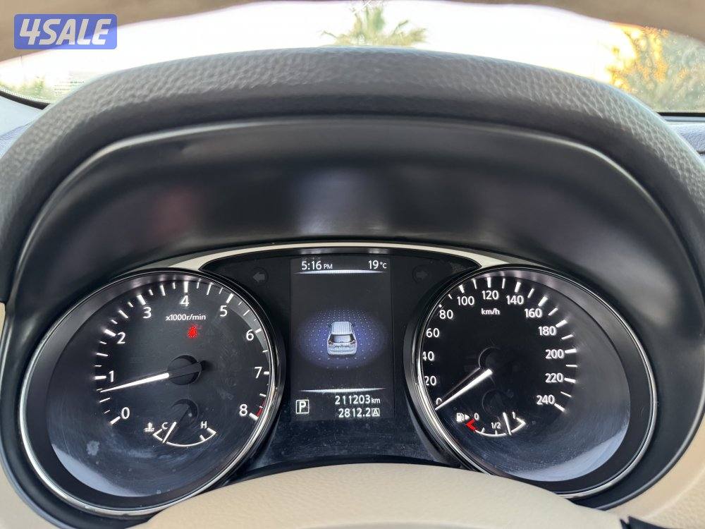 للبيع نيسان اكس تريل شرط الفحص11