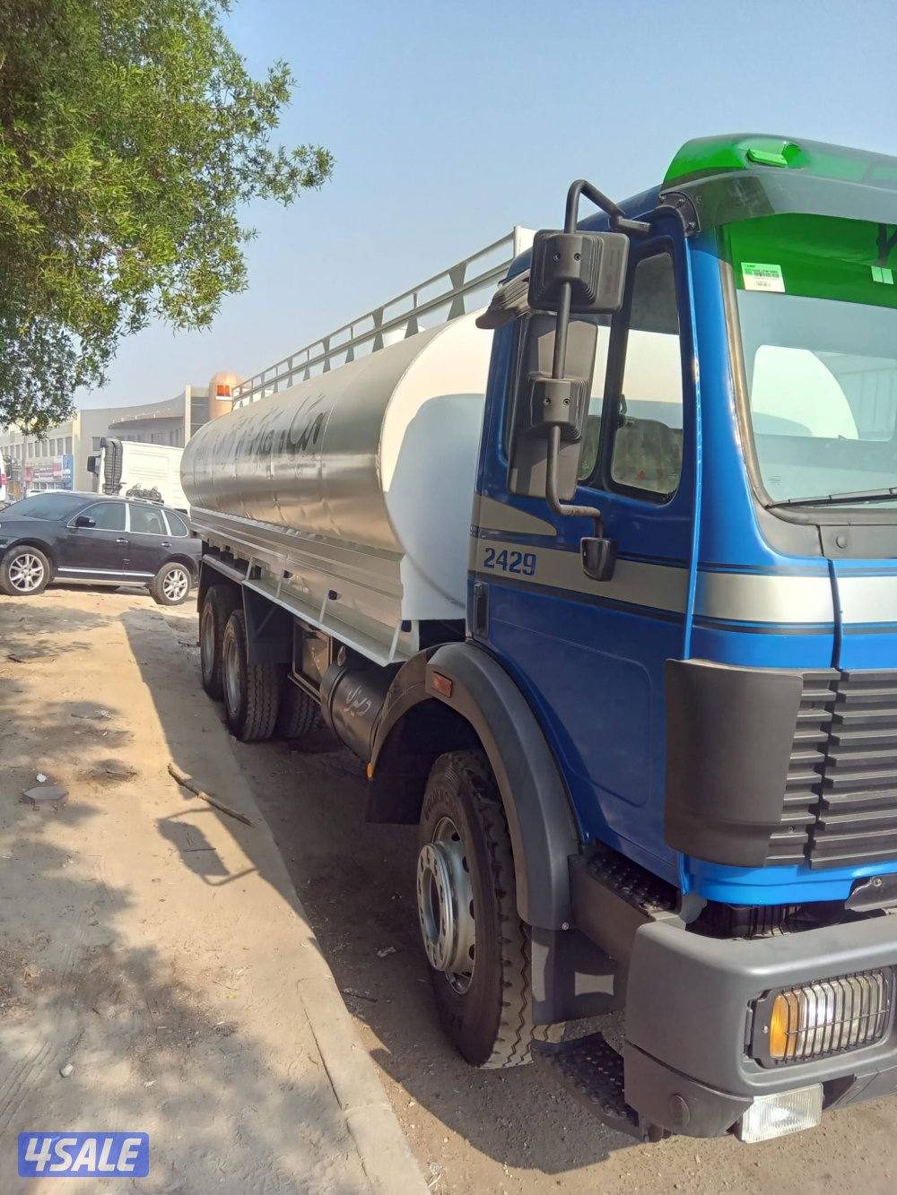 2429  البي شاحنه صهريج مياه2