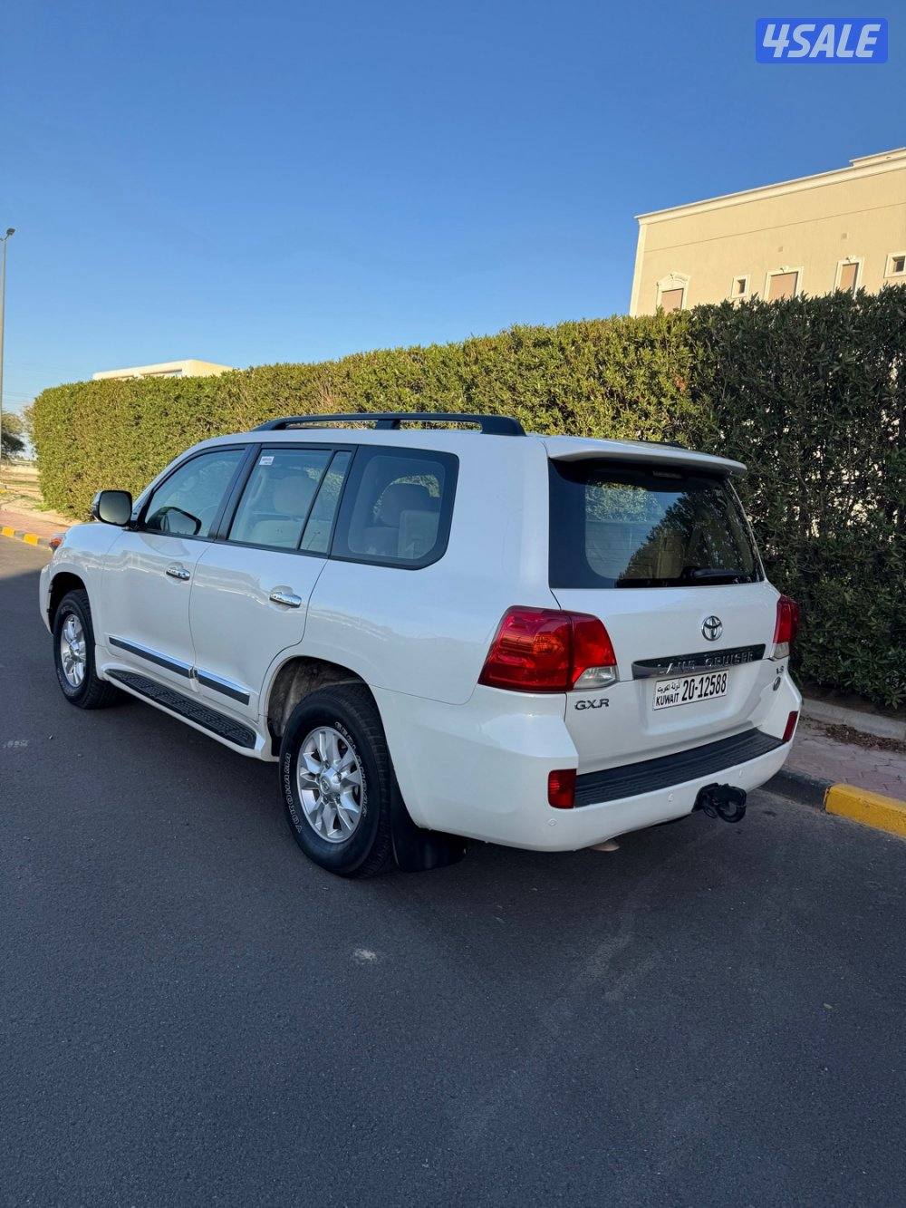 لاندكروزر GXR v8 الساير. صبغ وكاله.3