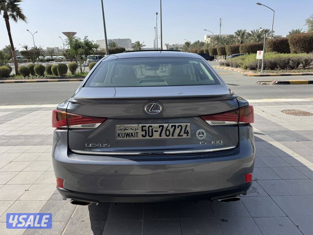 للبيع : لكزس IS 300 : موديل 20192