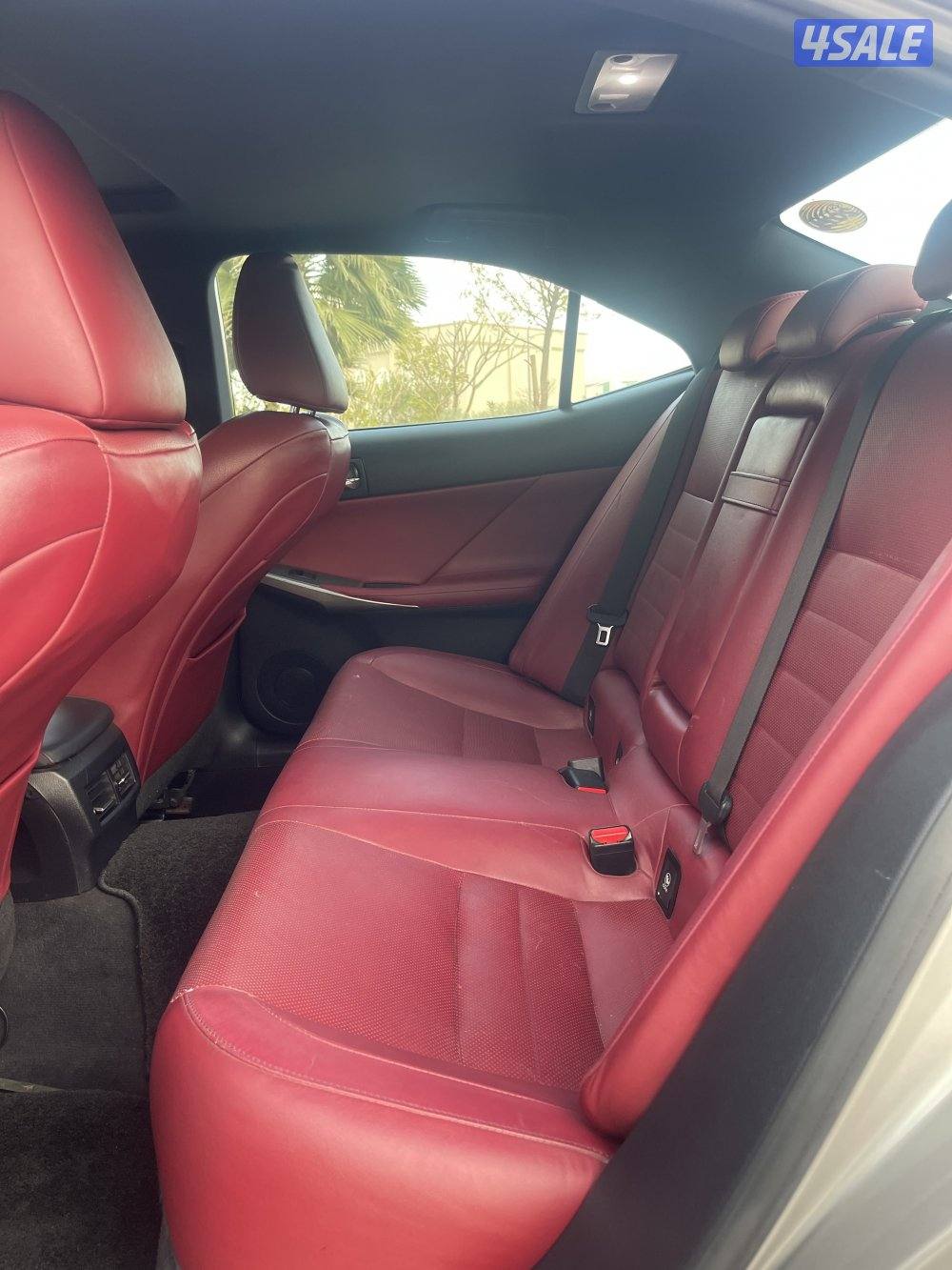 لكزس F سبورت IS3509