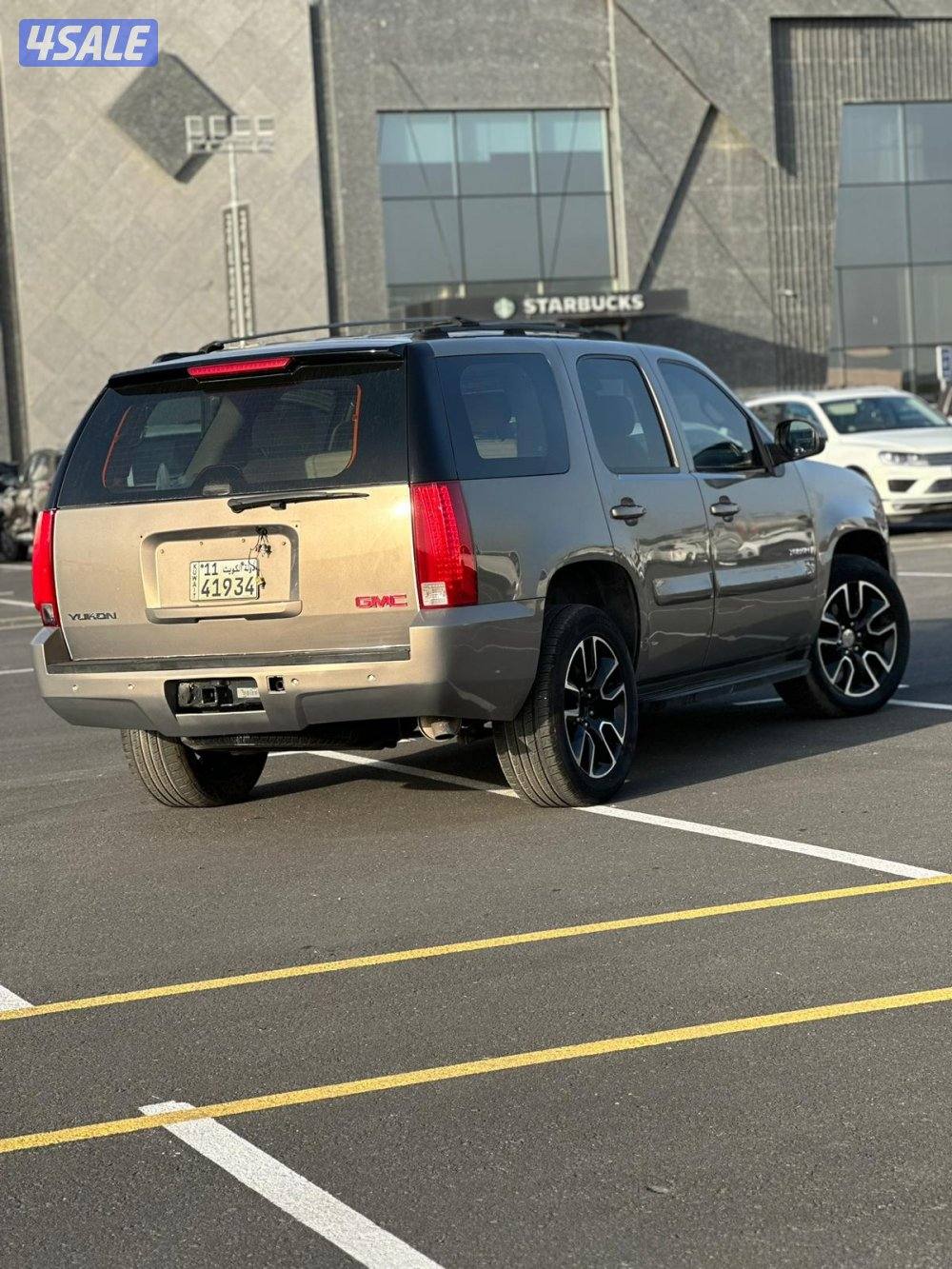 جي ام سي موديل 2007 لون برونزي عداد ٣٣٦ بحاله ممتازة3