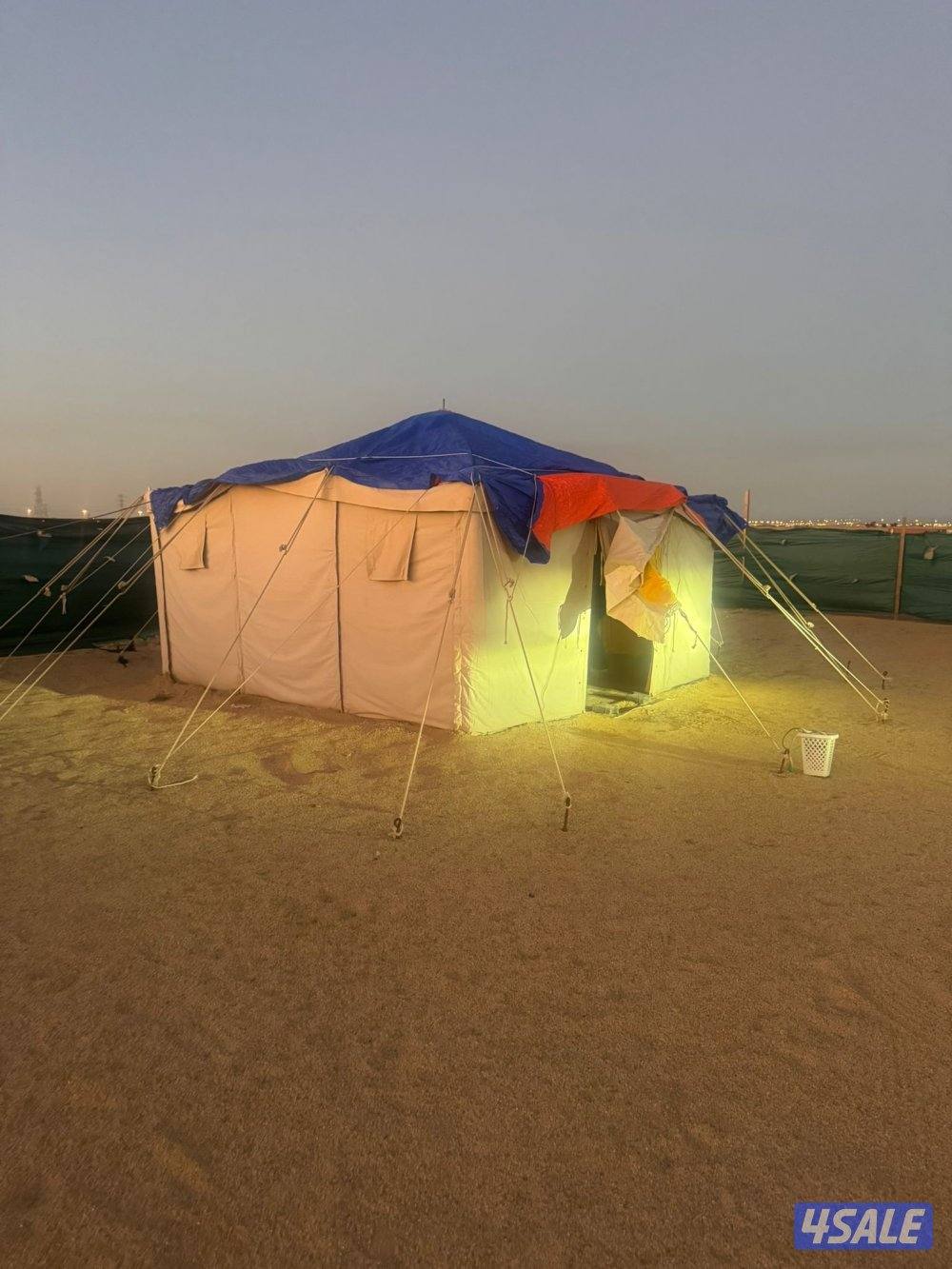 2 خيمة 4*4 للبيع بحالة جديدة استعمال شهر واحدة بعمود والتانية بدون0