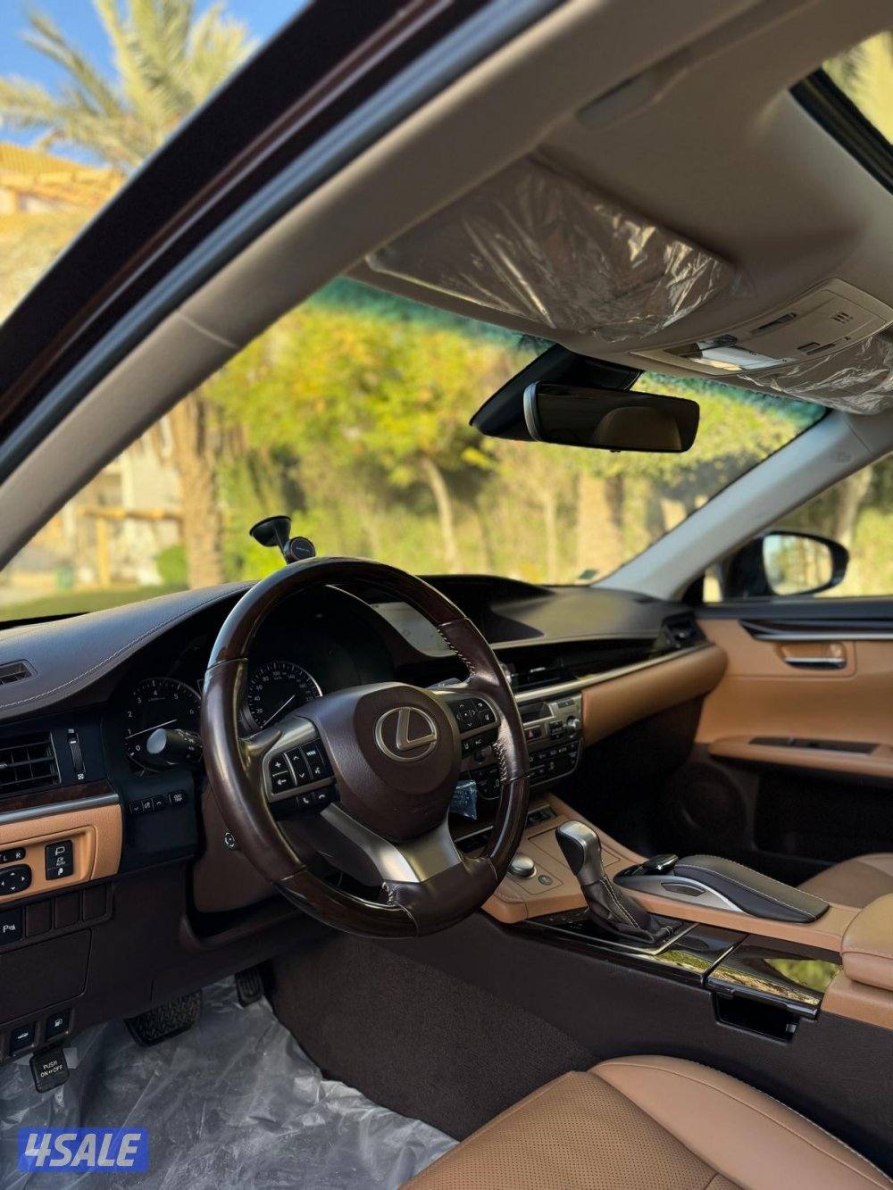 للبيع لكزس موديل 2017 ES350 ماشي 1226