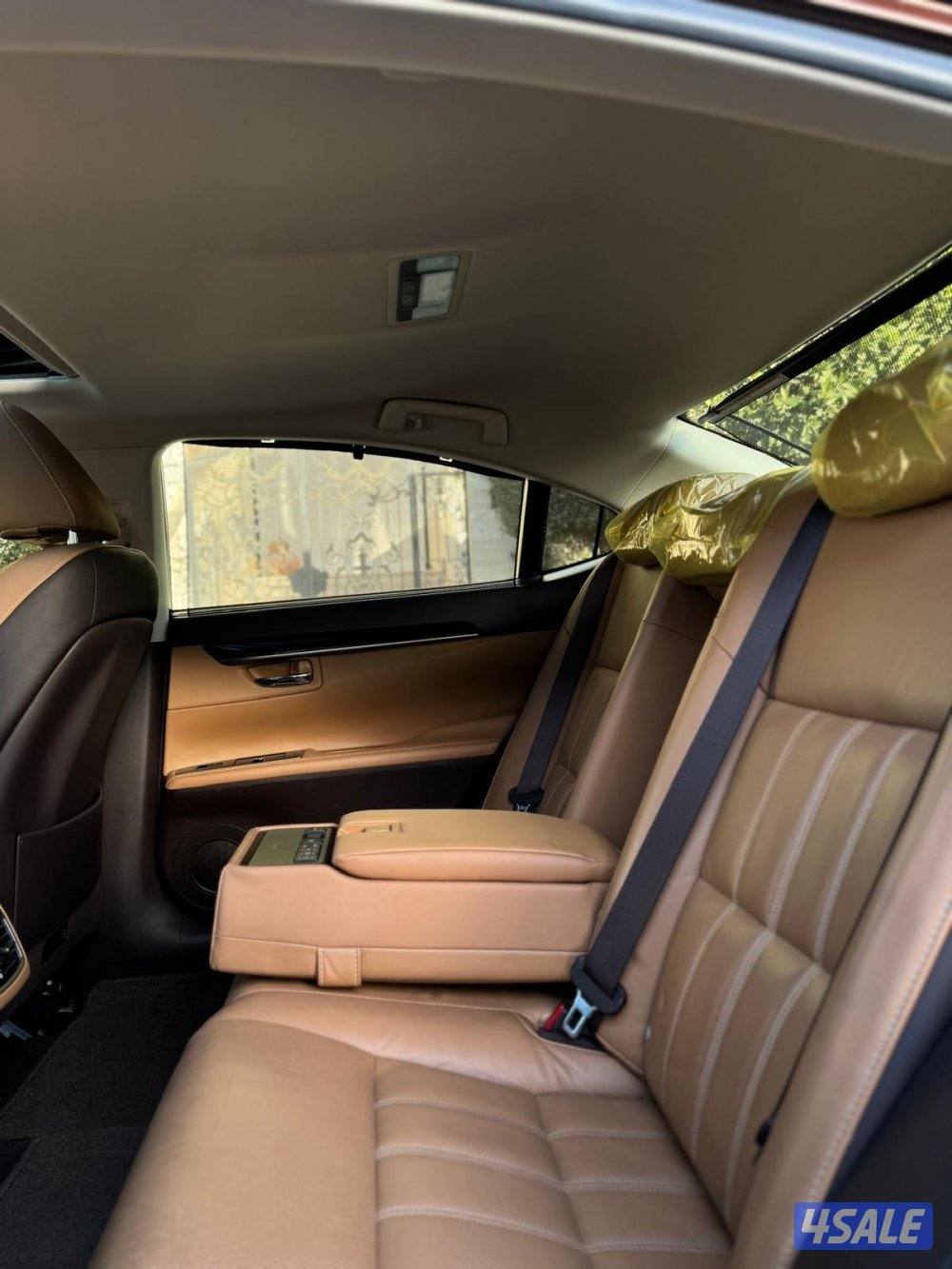 للبيع لكزس موديل 2017 ES350 ماشي 1229