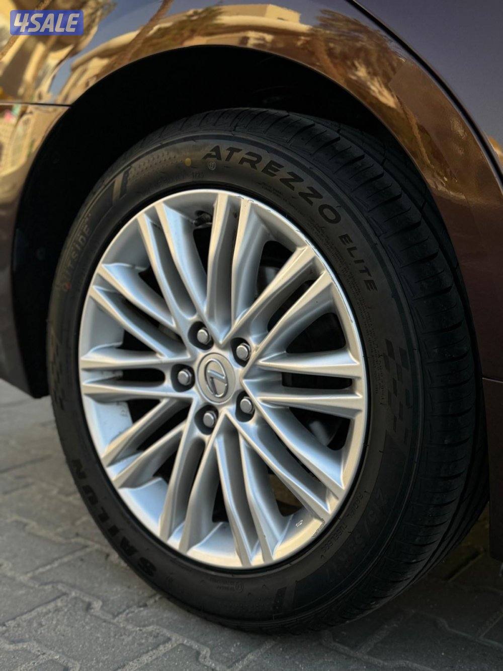 للبيع لكزس موديل 2017 ES350 ماشي 12212