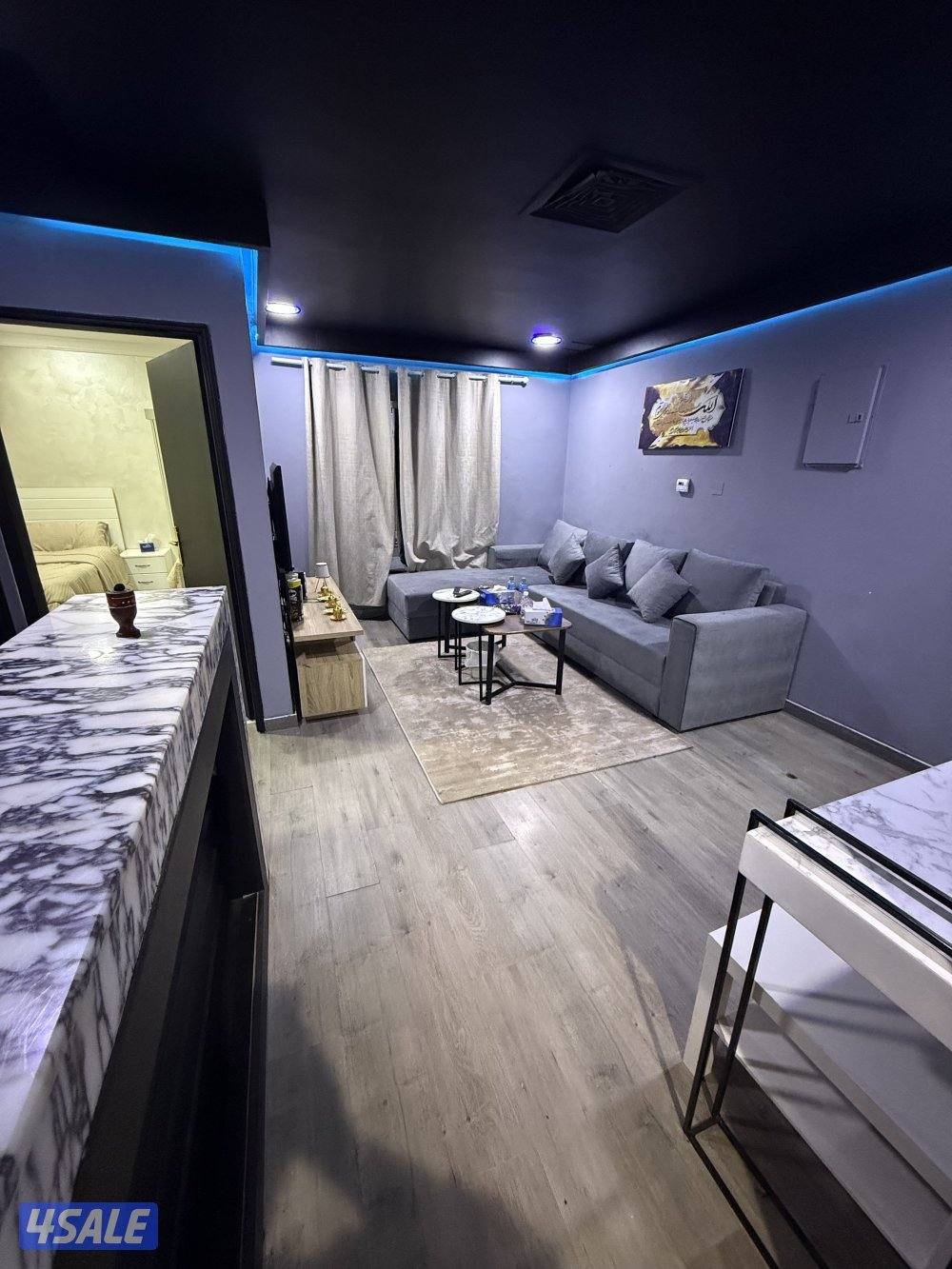 يوجد لدينا شقه خلو الايجار غرفه وصاله ومطبخ وحمام تشطيب سوبر لوكس نفس2