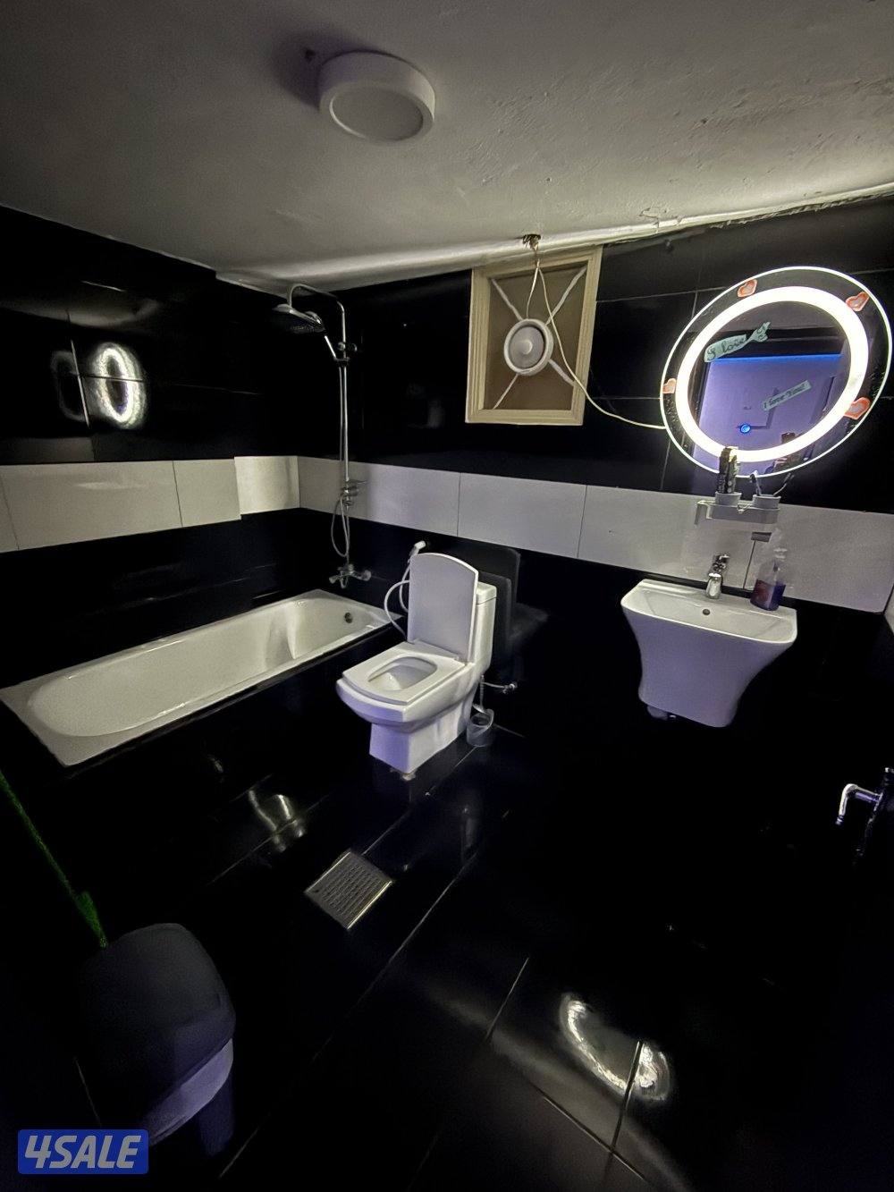 يوجد لدينا شقه خلو الايجار غرفه وصاله ومطبخ وحمام تشطيب سوبر لوكس نفس9